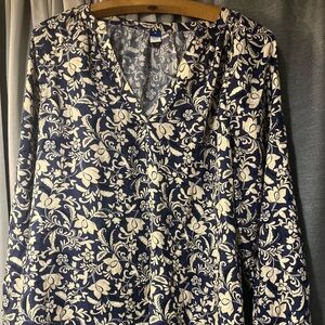 Old Navy- Like New condition- classy blouse with paisley design
